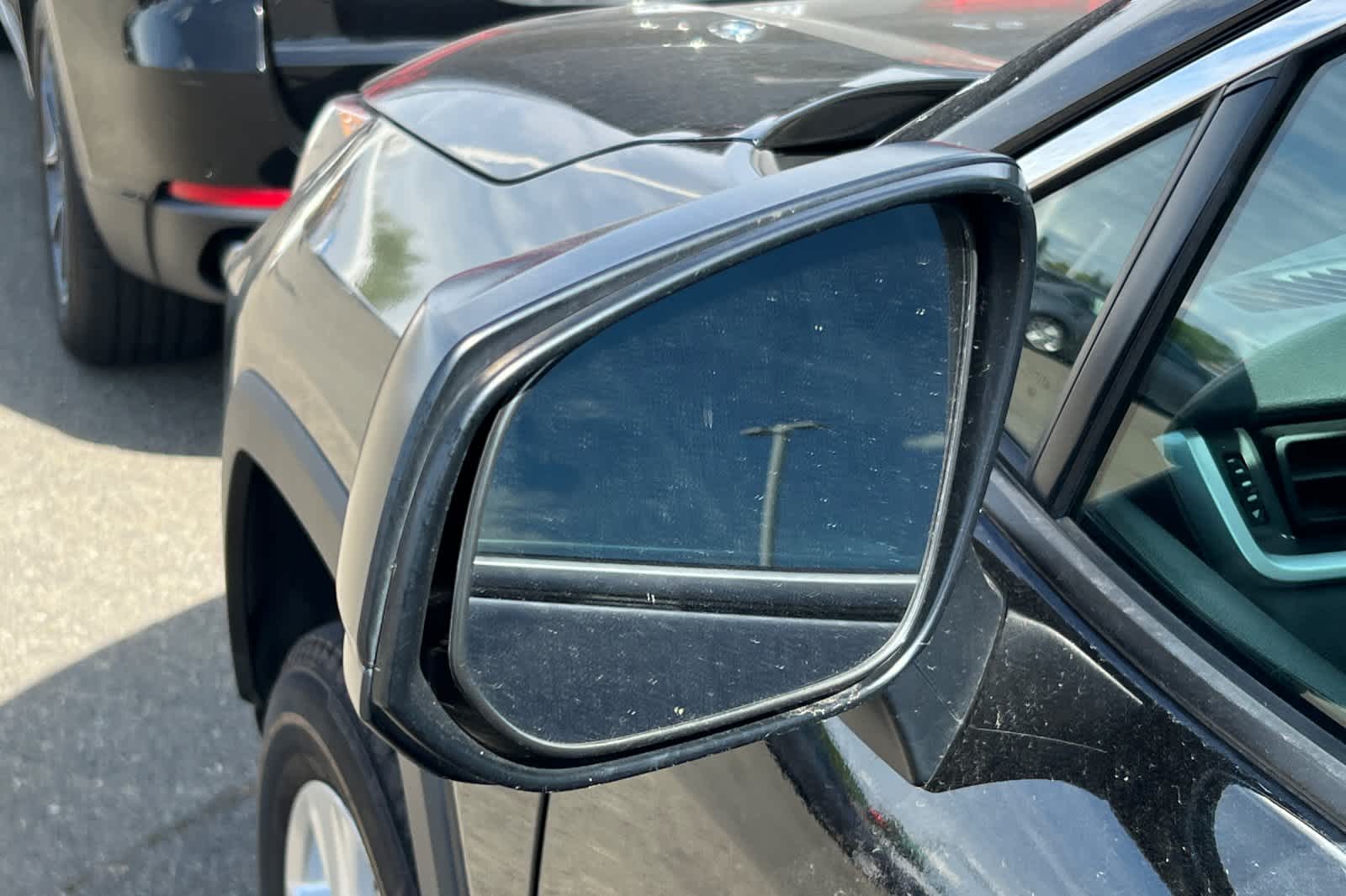 Thumbnail: 2021 Toyota RAV4 - 8