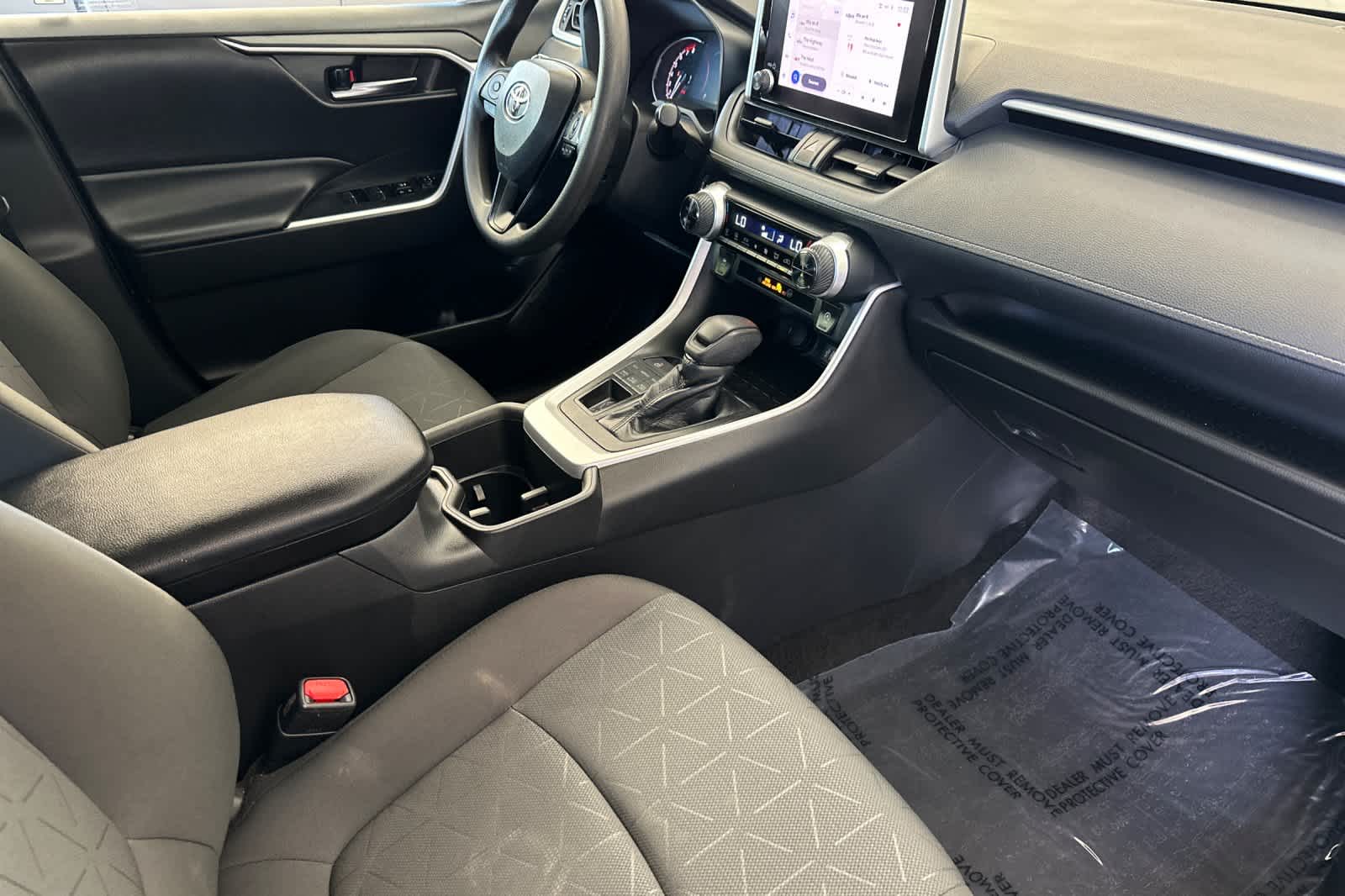 Thumbnail: 2023 Toyota RAV4 - 17