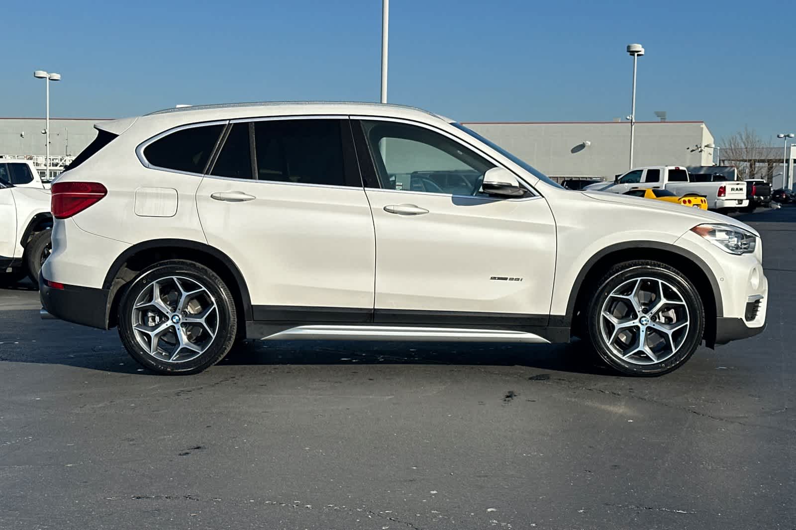 Thumbnail: 2017 BMW X1 - 6