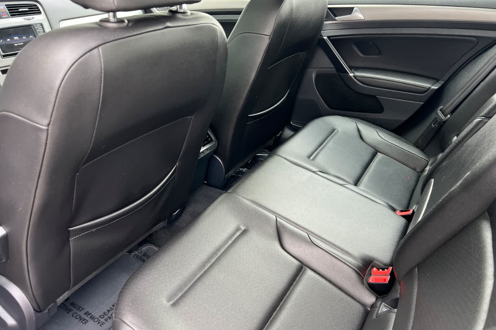 Thumbnail: 2017 Volkswagen Golf - 4