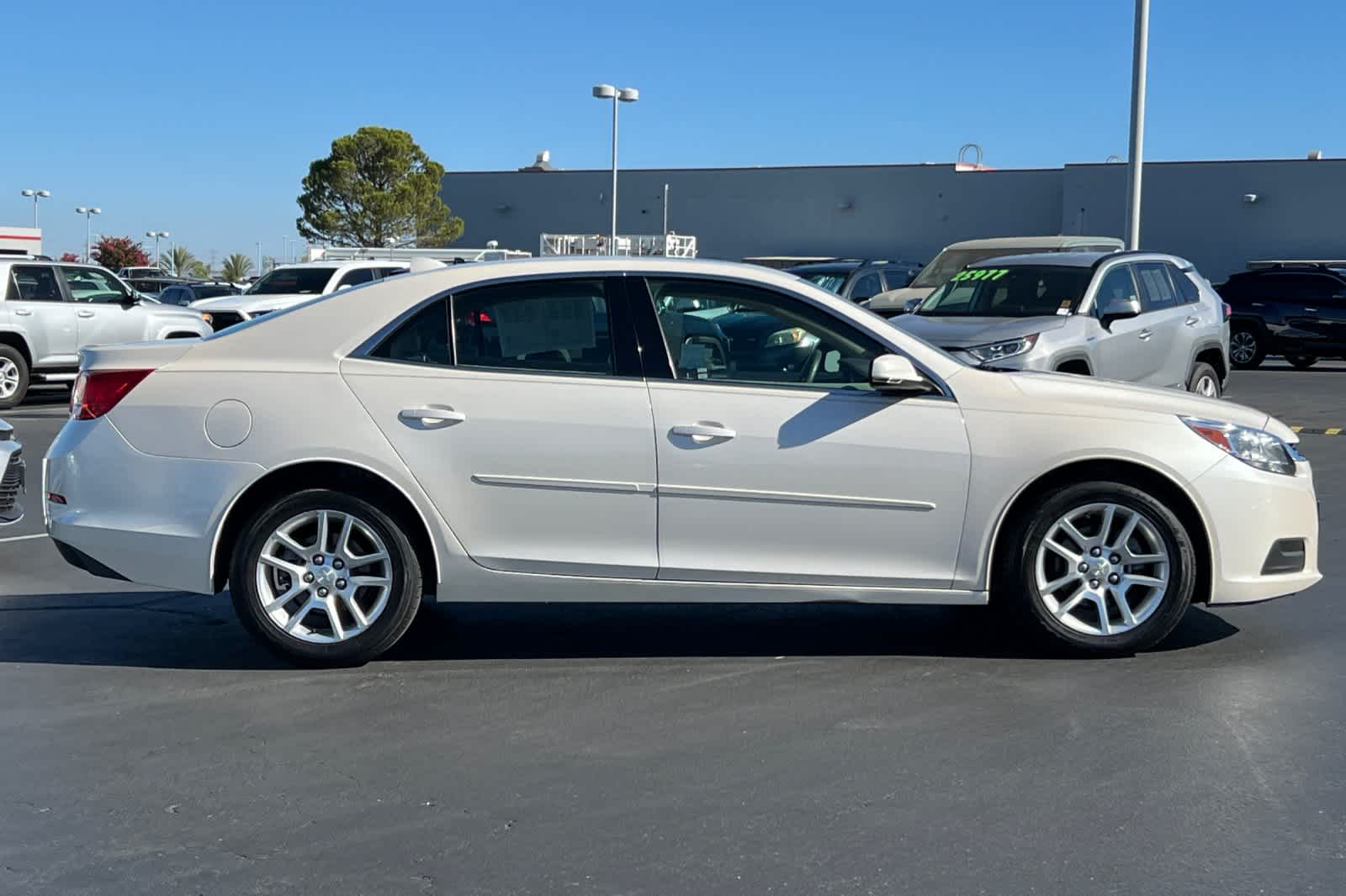 Thumbnail: 2014 Chevrolet Malibu - 6