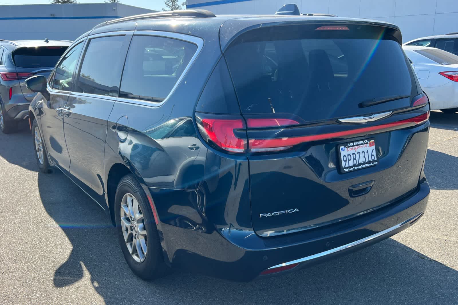 Thumbnail: 2021 Chrysler Pacifica - 6