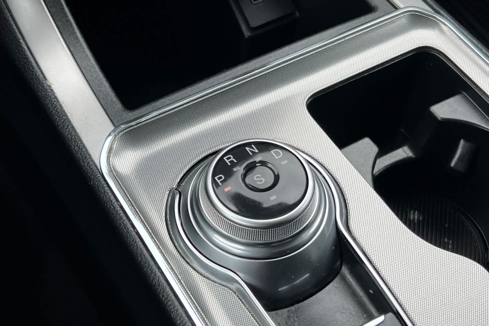 Thumbnail: 2022 Ford Edge - 24