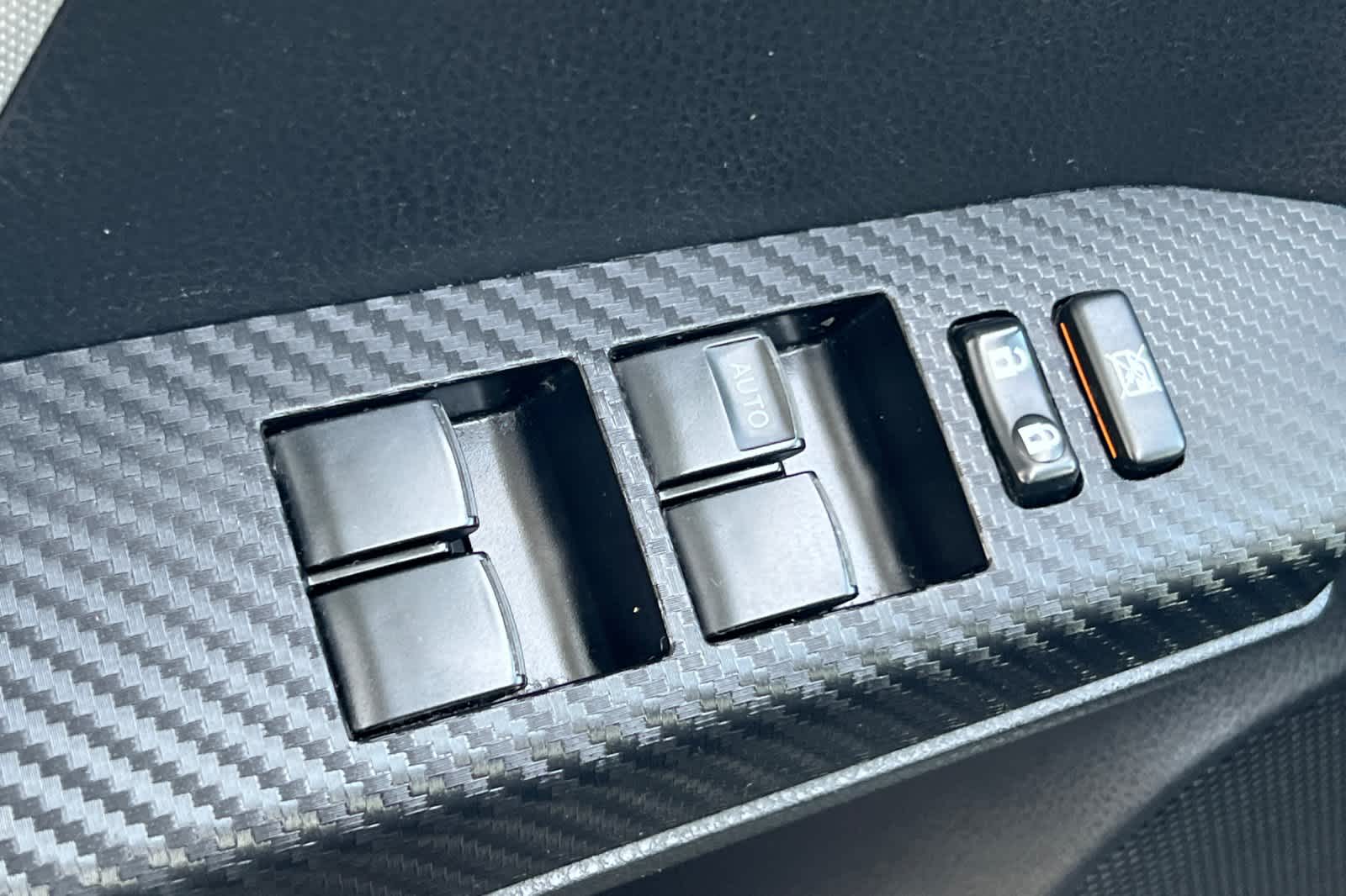 Thumbnail: 2015 Toyota RAV4 - 13