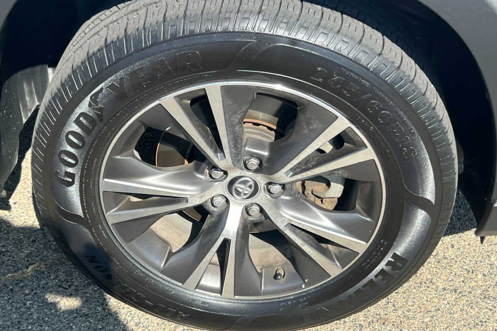 Thumbnail: 2018 Toyota Highlander - 12