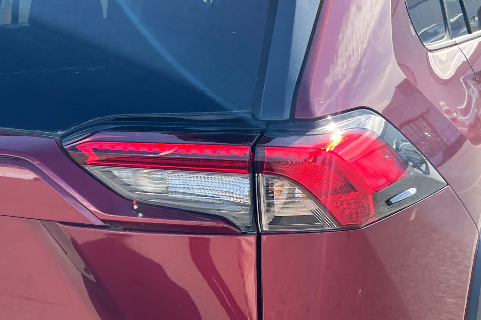 Thumbnail: 2022 Toyota RAV4 - 18