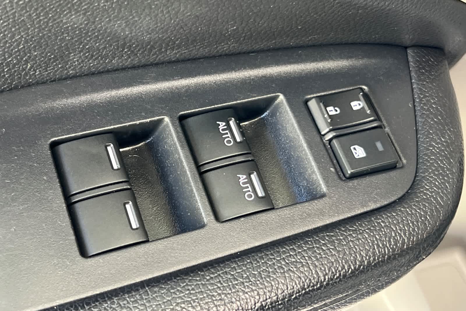 Thumbnail: 2016 Honda Pilot - 13