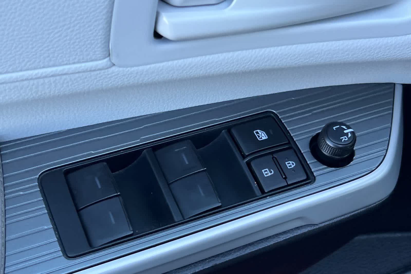 Thumbnail: 2025 Toyota Sienna - 13