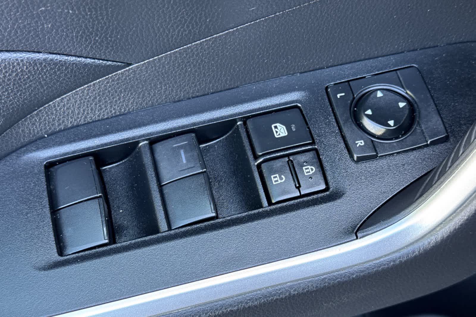 Thumbnail: 2021 Toyota RAV4 - 13