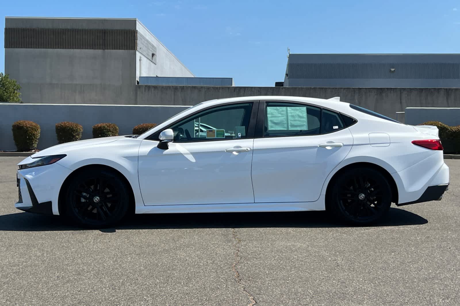 Thumbnail: 2025 Toyota Camry - 9