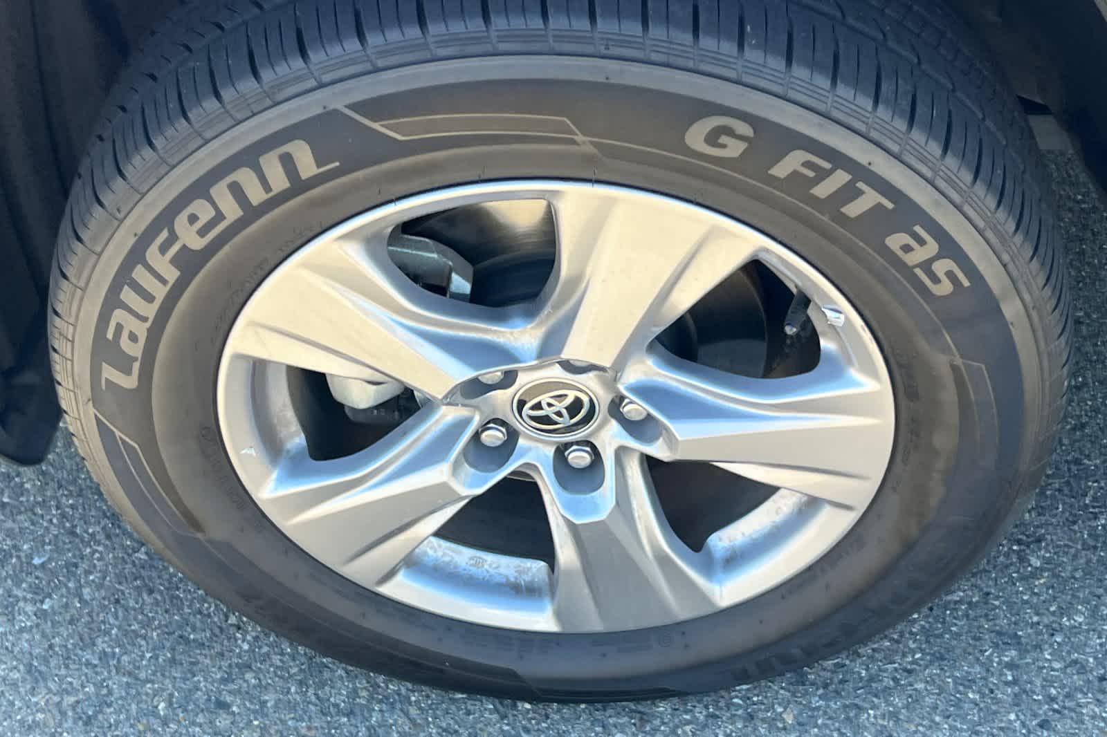 Thumbnail: 2022 Toyota RAV4 - 10