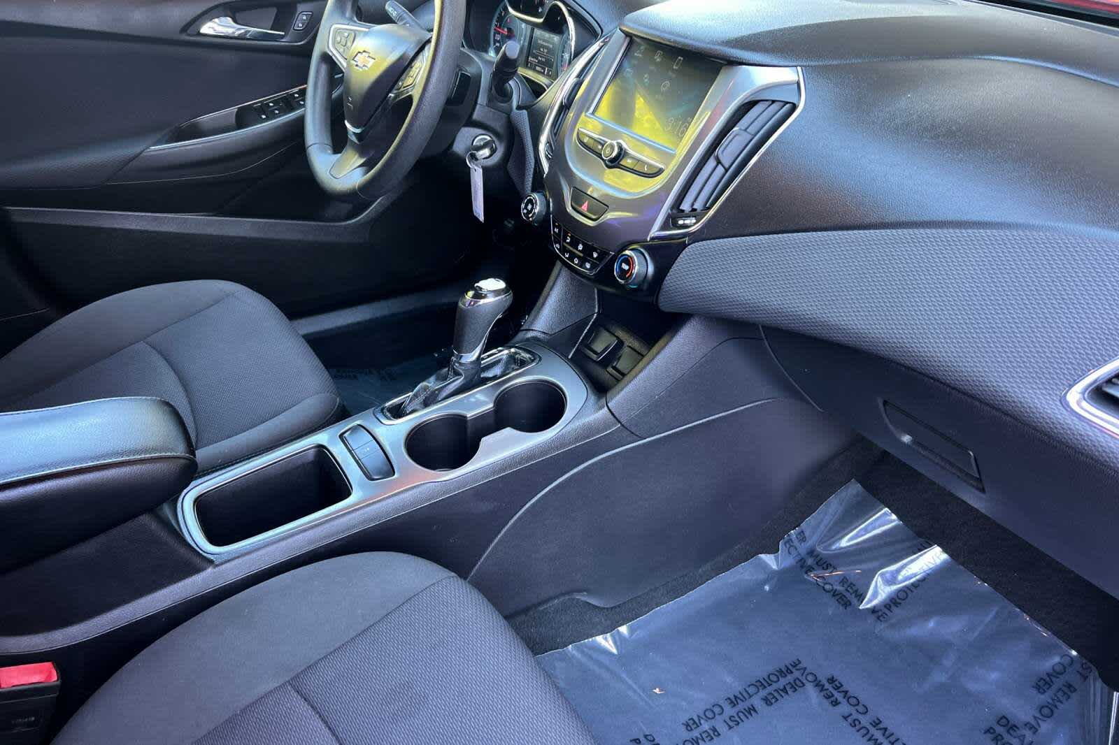 Thumbnail: 2017 Chevrolet Cruze - 15