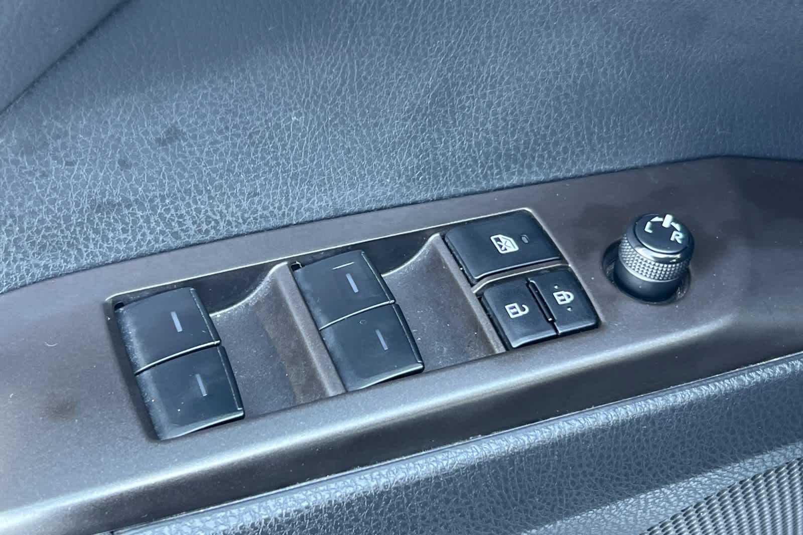 Thumbnail: 2023 Toyota Camry - 13