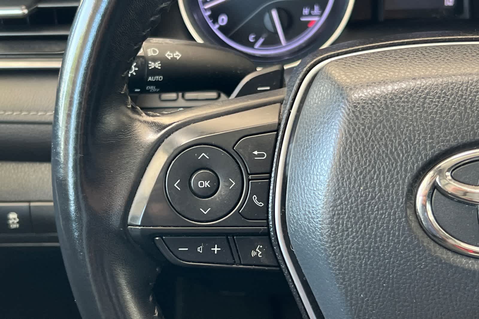 Thumbnail: 2020 Toyota Camry - 23