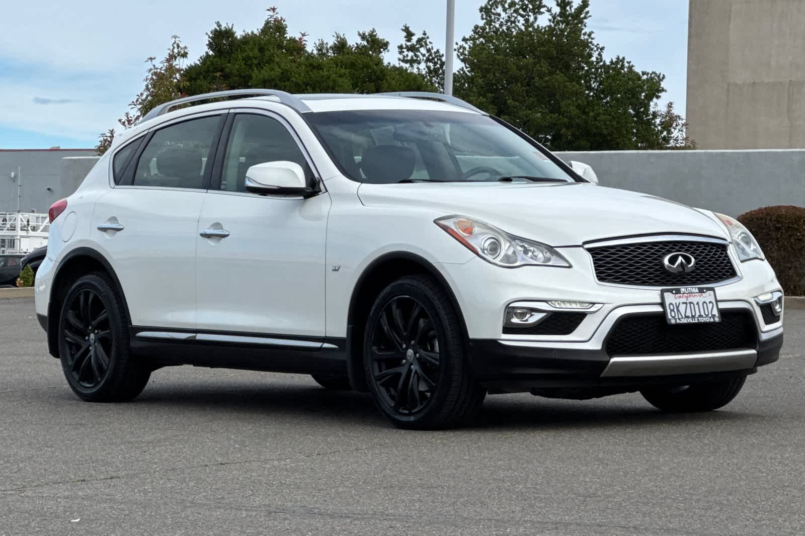Thumbnail: 2017 INFINITI QX50 - 5