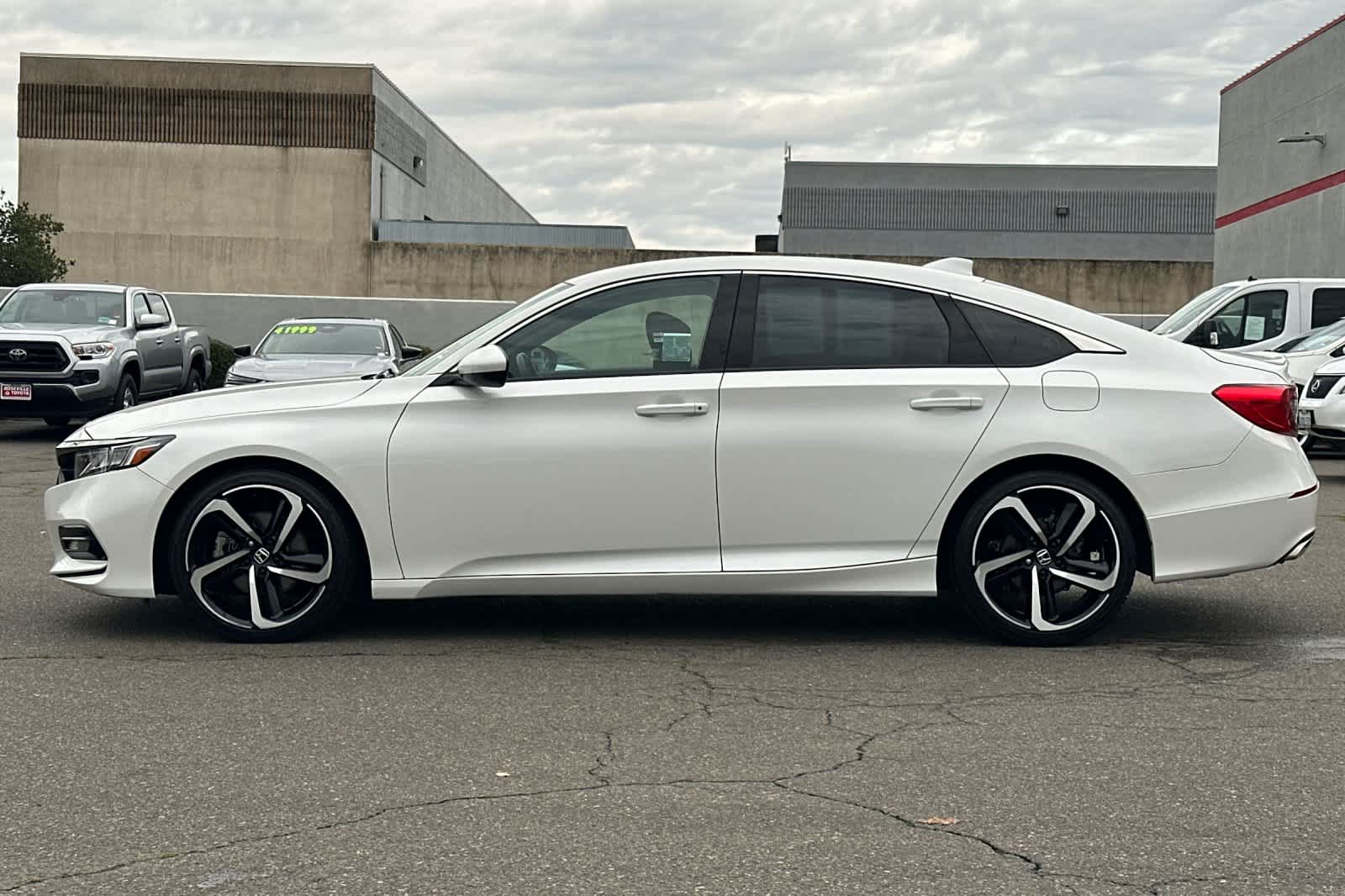 Thumbnail: 2018 Honda Accord - 9