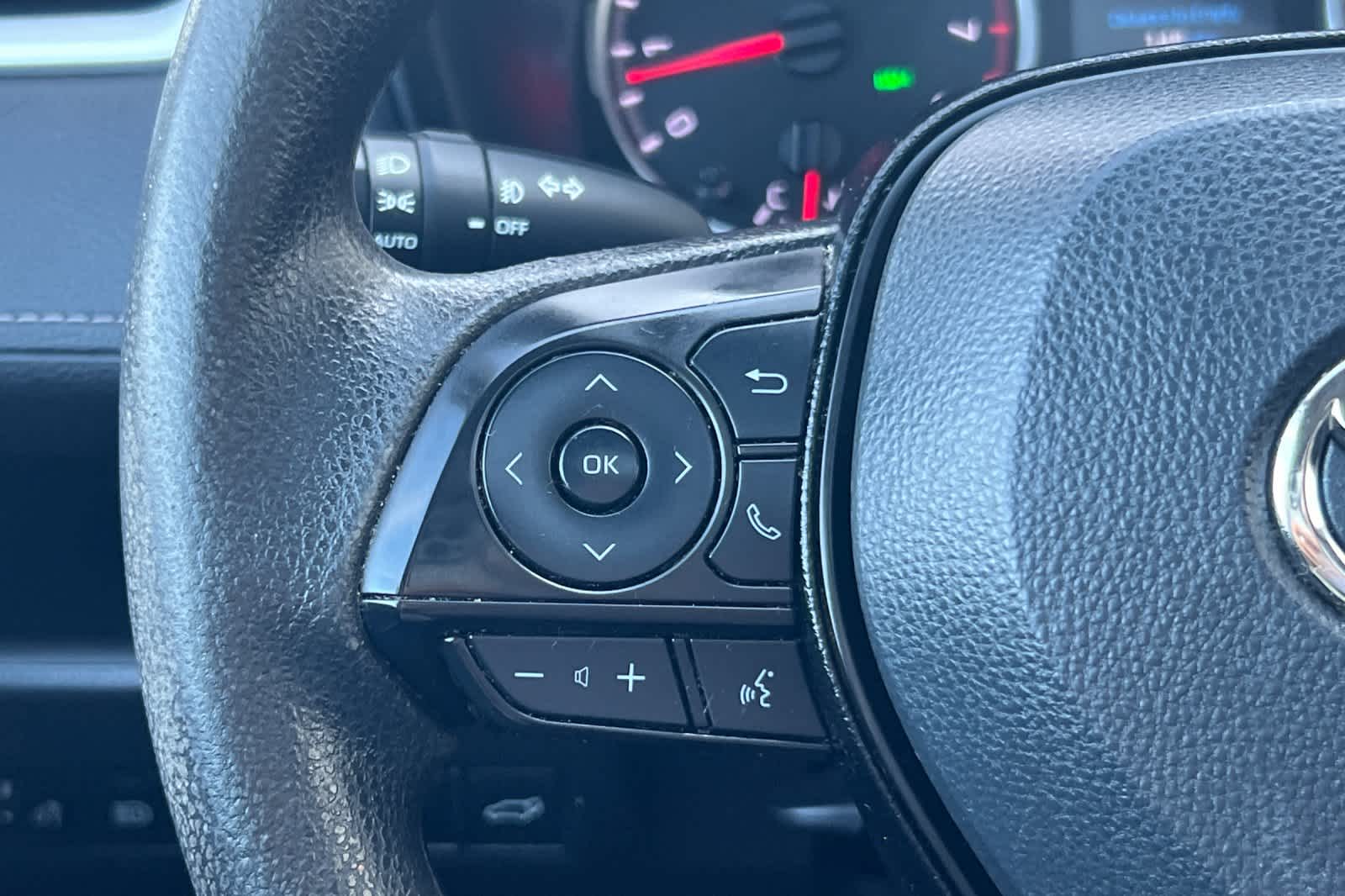 Thumbnail: 2021 Toyota RAV4 - 26