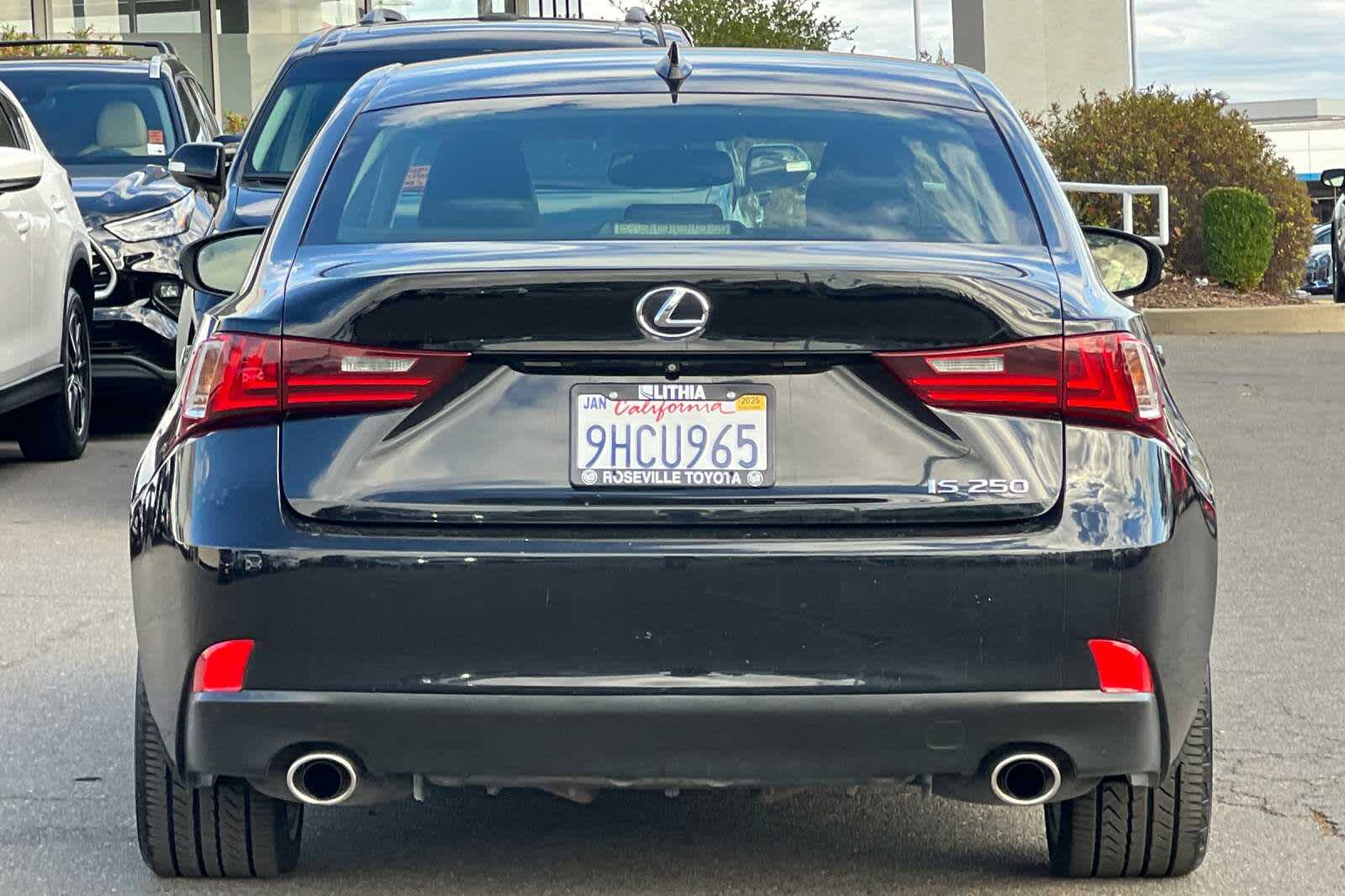 Thumbnail: 2015 Lexus IS - 8