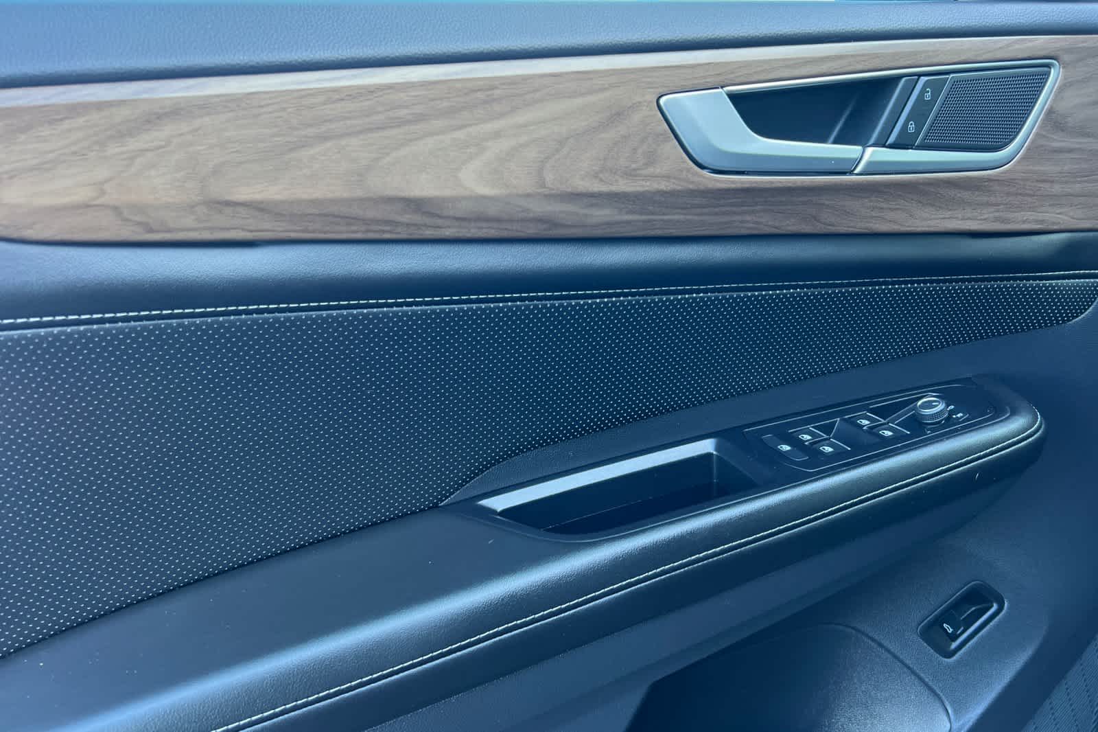 Thumbnail: 2024 Volkswagen Atlas - 12