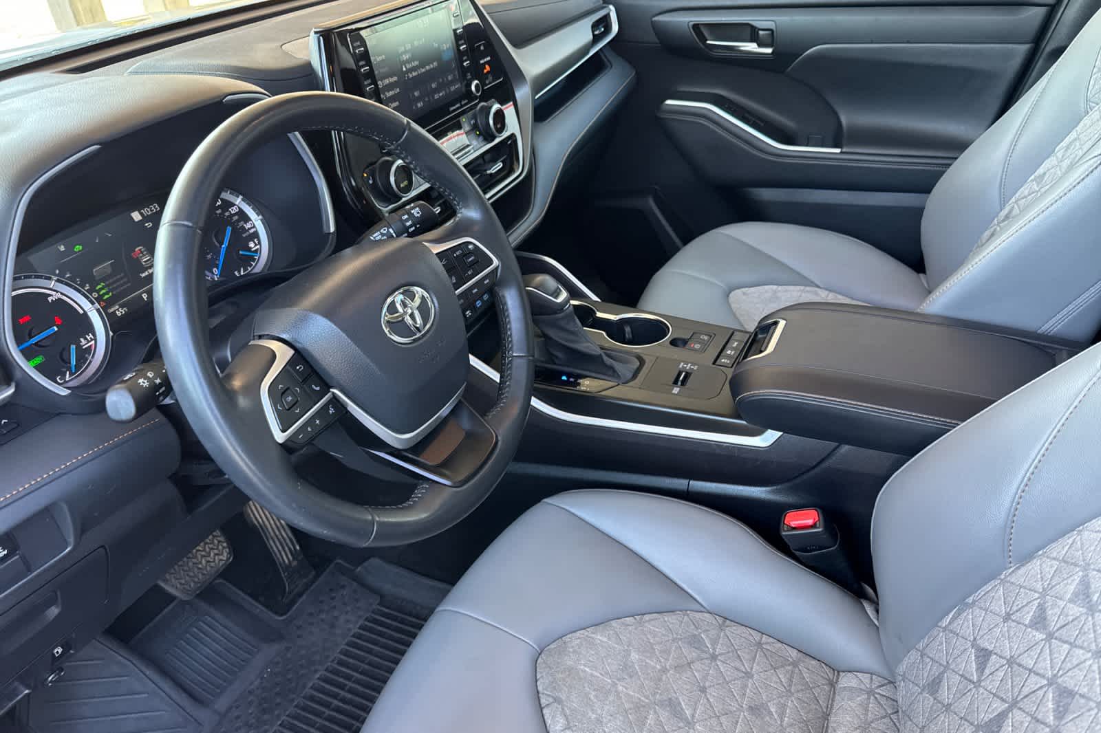 Thumbnail: 2022 Toyota Highlander - 11