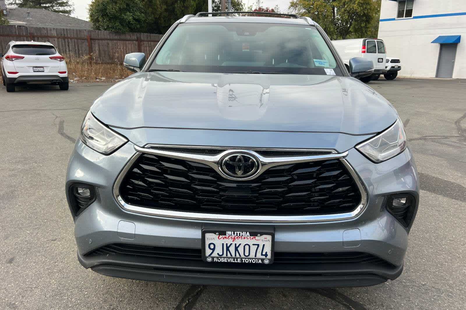Thumbnail: 2023 Toyota Highlander - 6