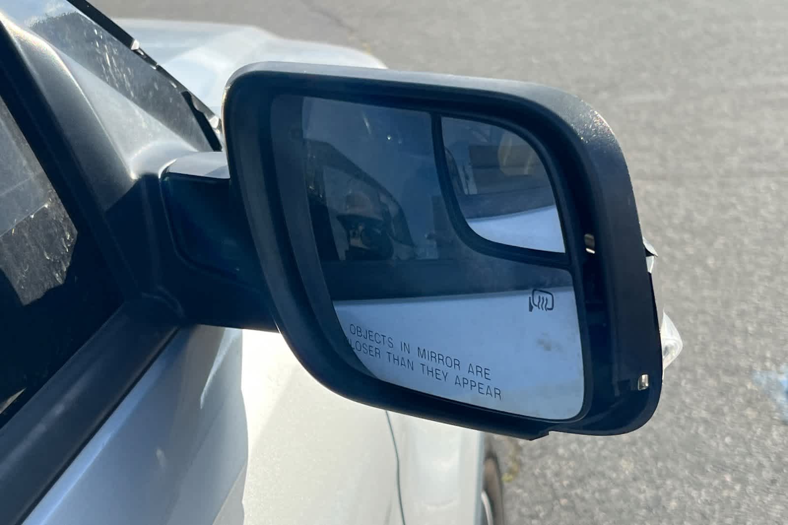 Thumbnail: 2016 Ford Explorer - 16