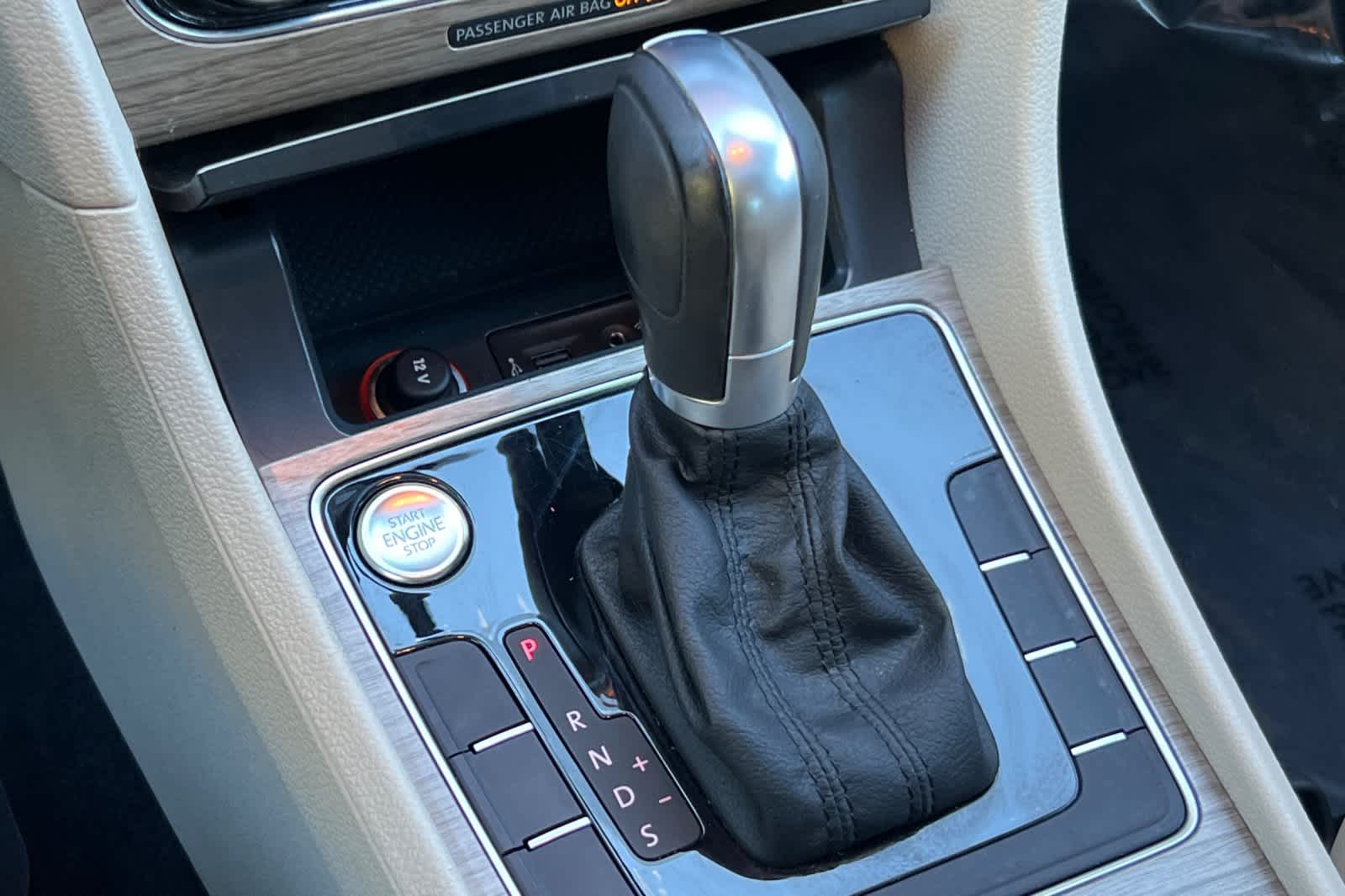 Thumbnail: 2018 Volkswagen Passat - 22