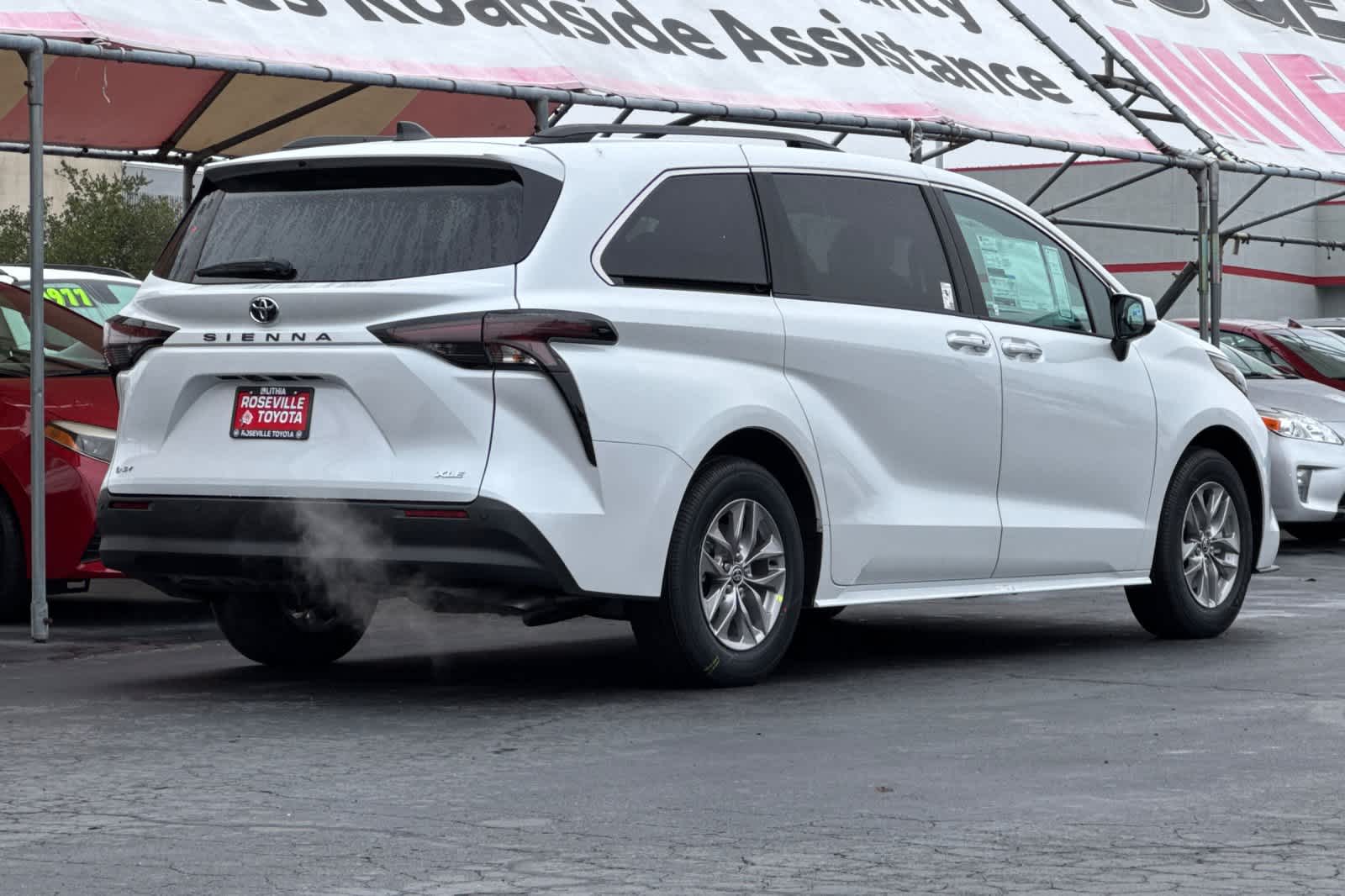 Thumbnail: 2026 Toyota Sienna - 2