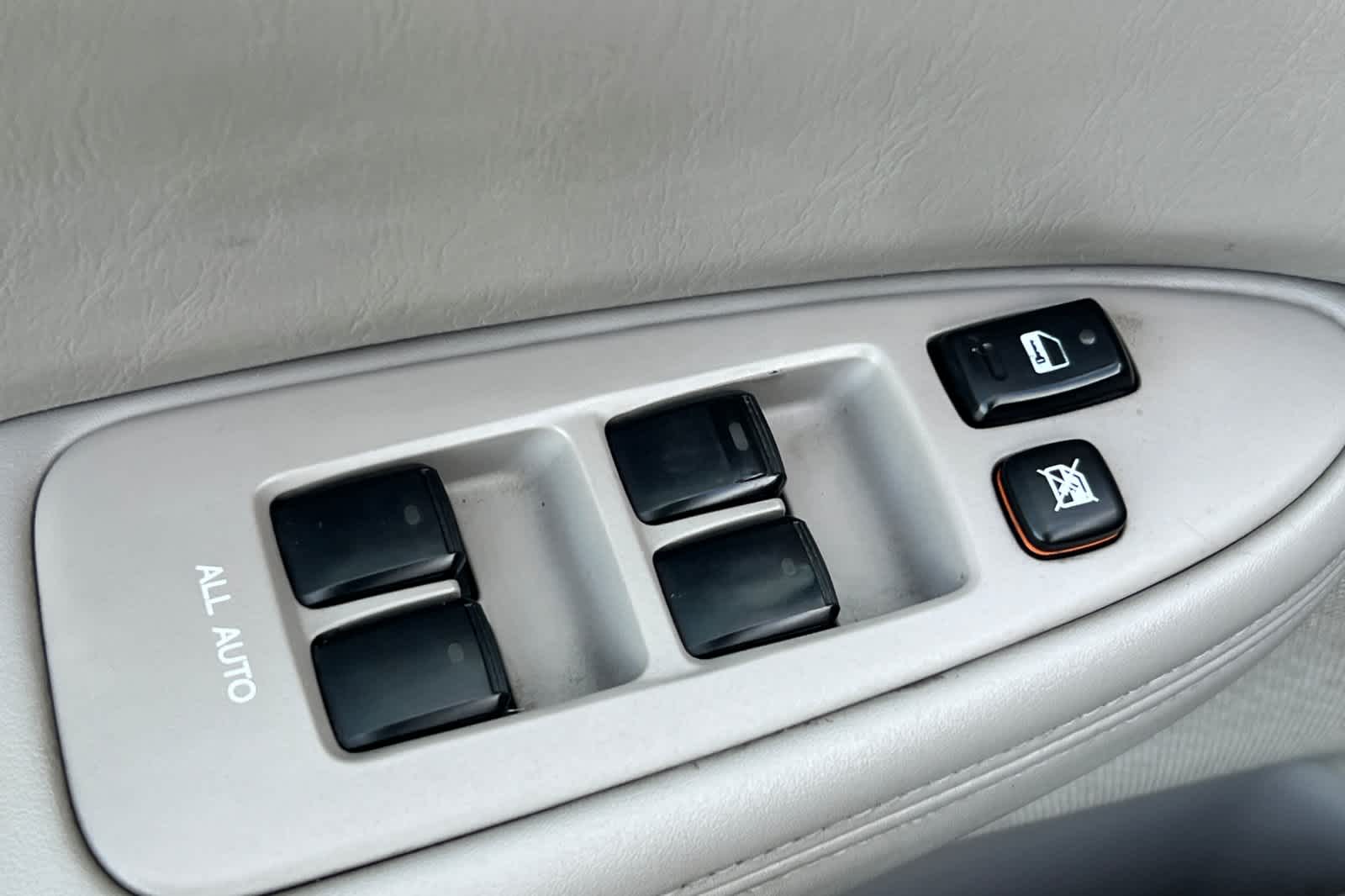 Thumbnail: 2004 Lexus ES - 13