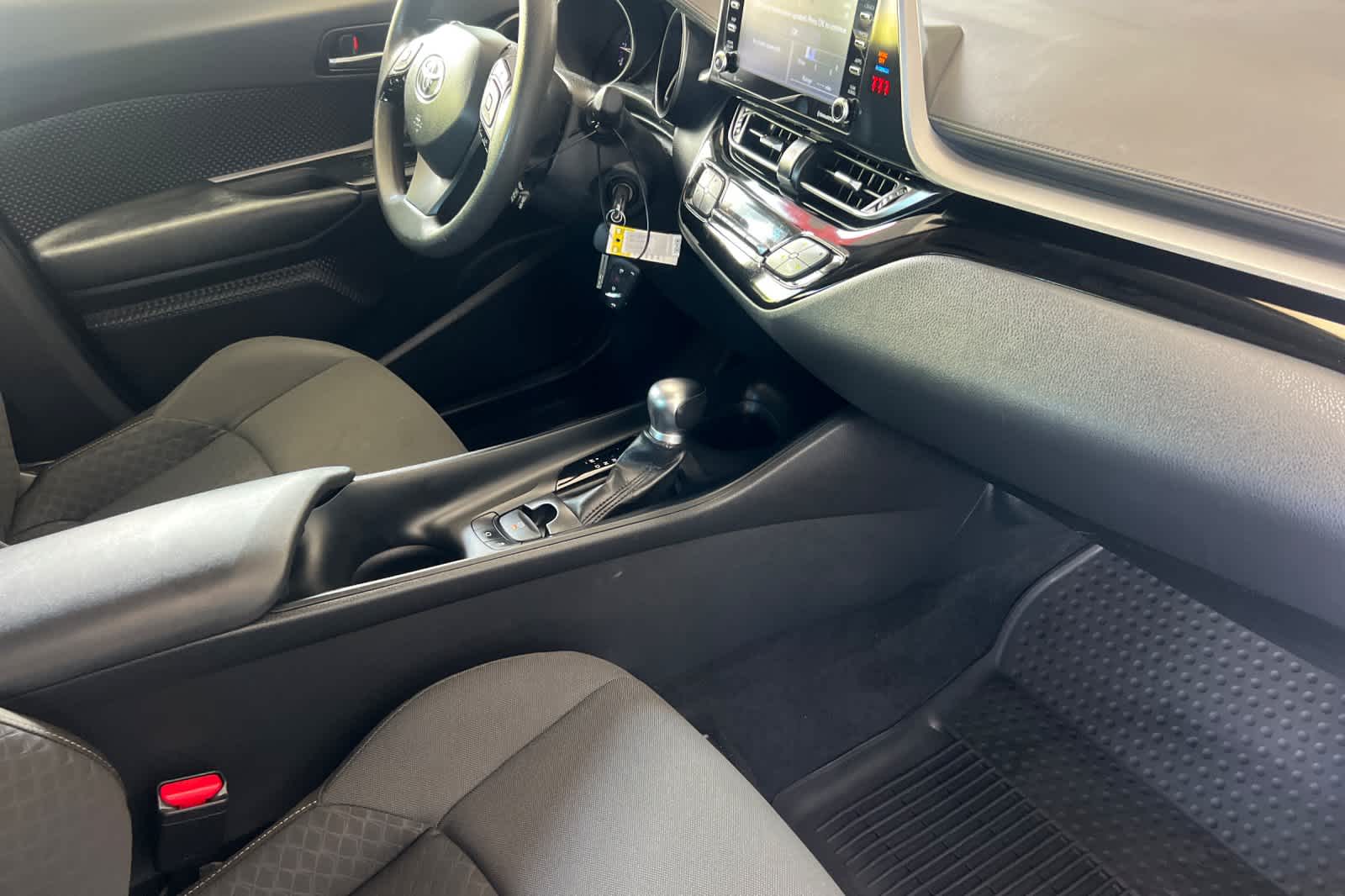 Thumbnail: 2021 Toyota C-HR - 16