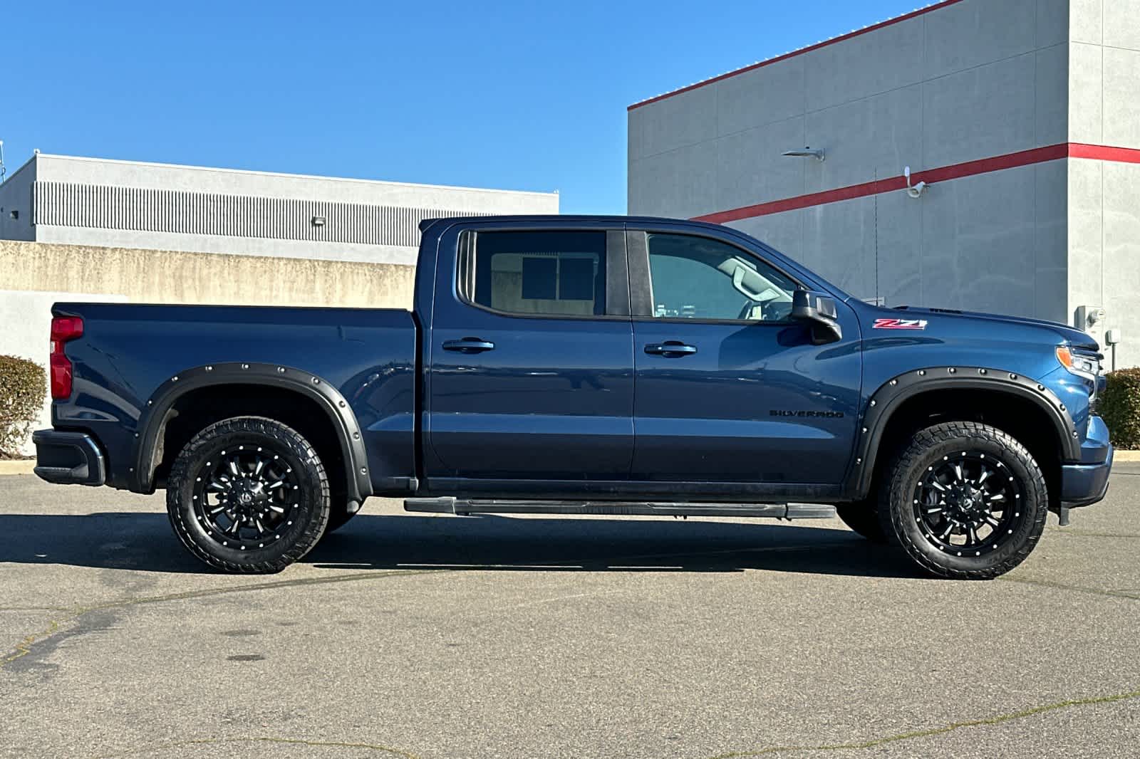 Thumbnail: 2022 Chevrolet Silverado 1500 - 6