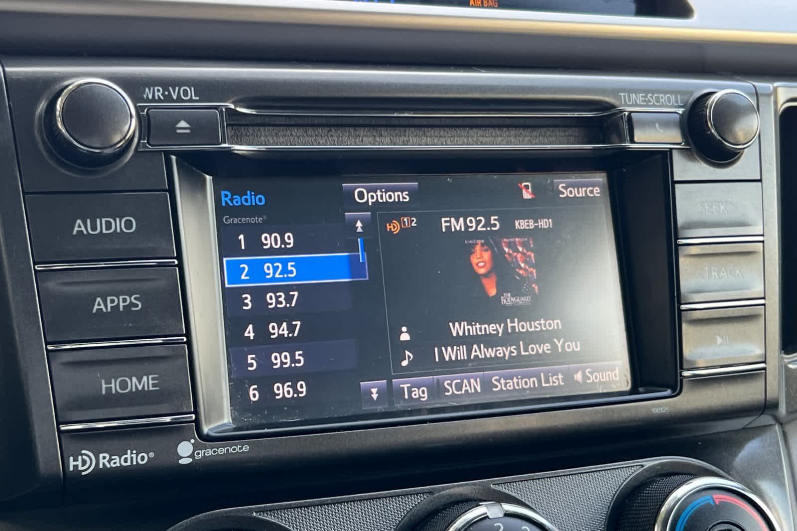 Thumbnail: 2015 Toyota RAV4 - 19