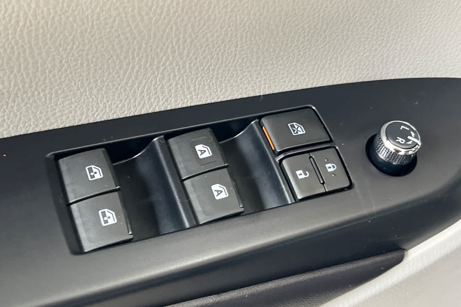 Thumbnail: 2018 Toyota Highlander - 13