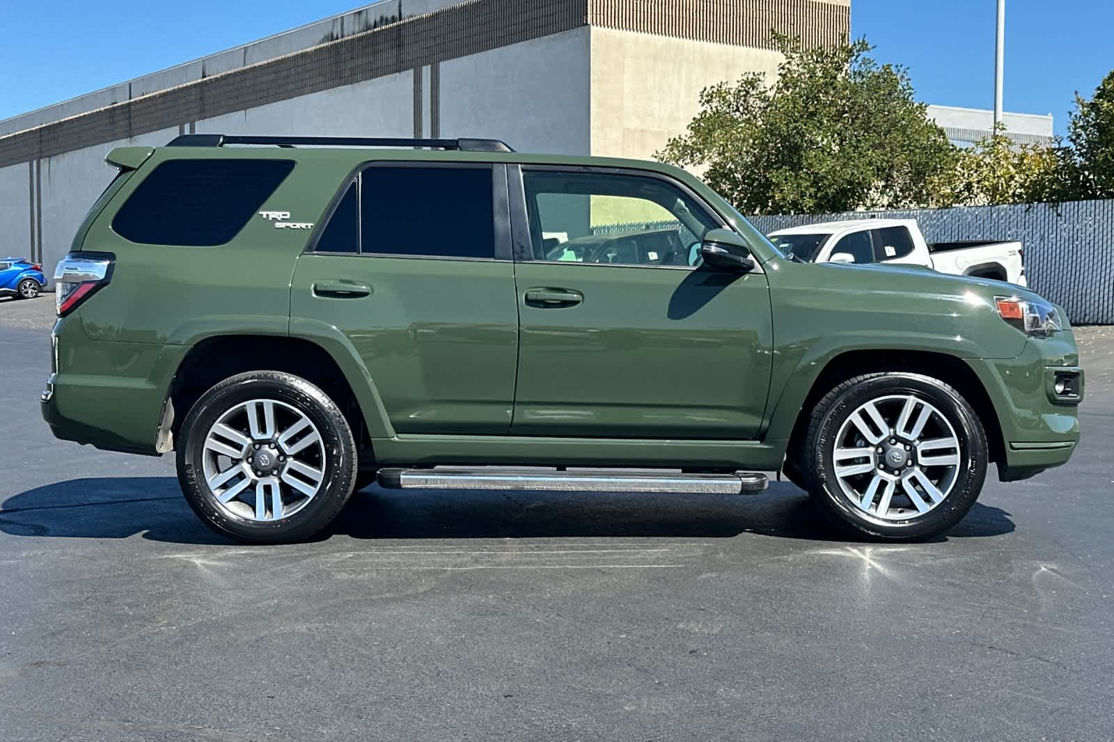 Thumbnail: 2022 Toyota 4Runner - 6