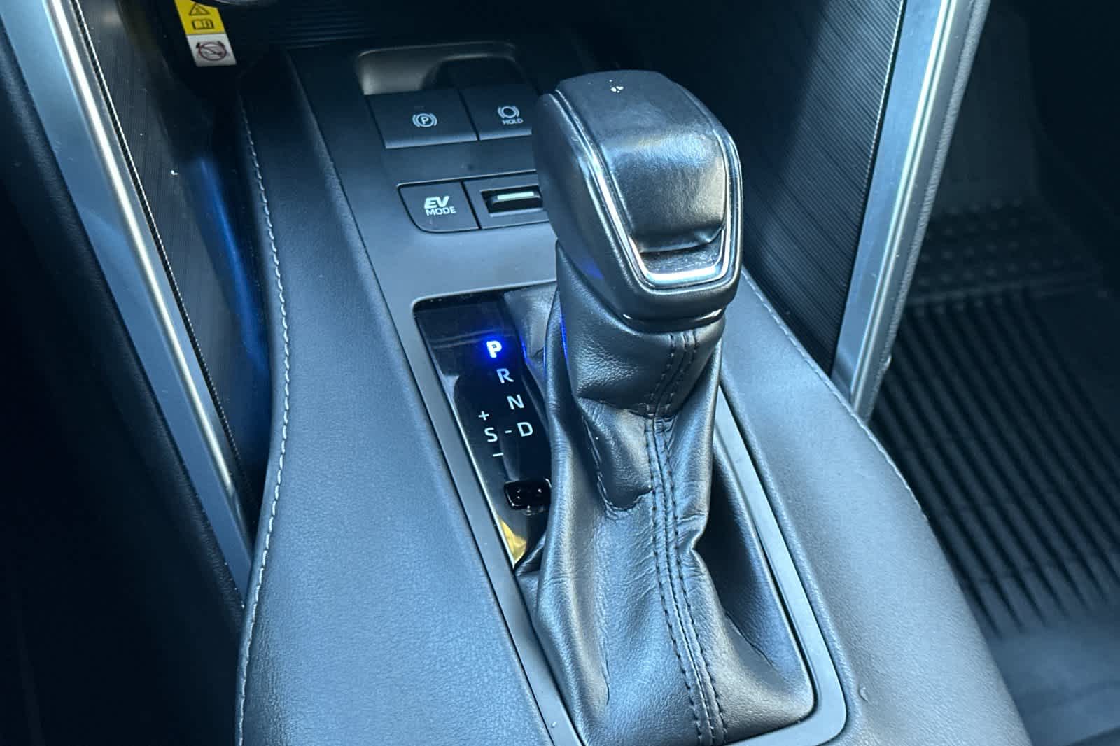 Thumbnail: 2022 Toyota Venza - 22