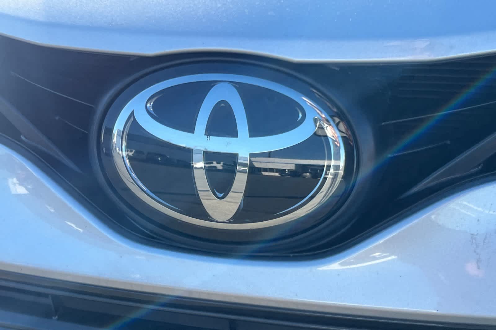 Thumbnail: 2023 Toyota Camry - 10