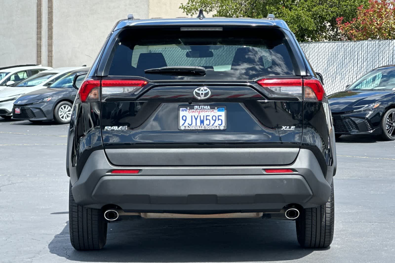Thumbnail: 2022 Toyota RAV4 - 8
