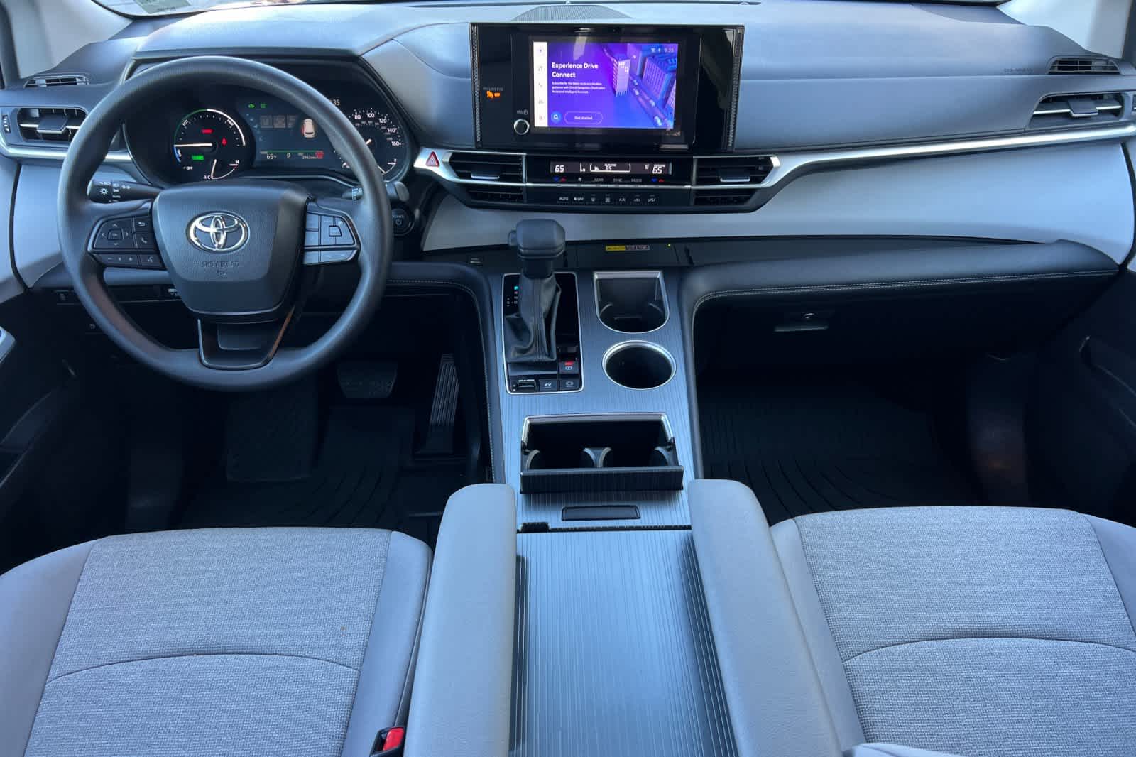 Thumbnail: 2025 Toyota Sienna - 3