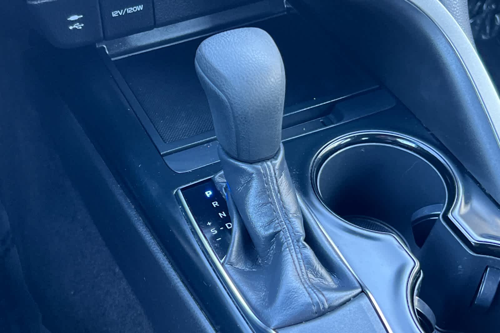 Thumbnail: 2019 Toyota Camry - 21