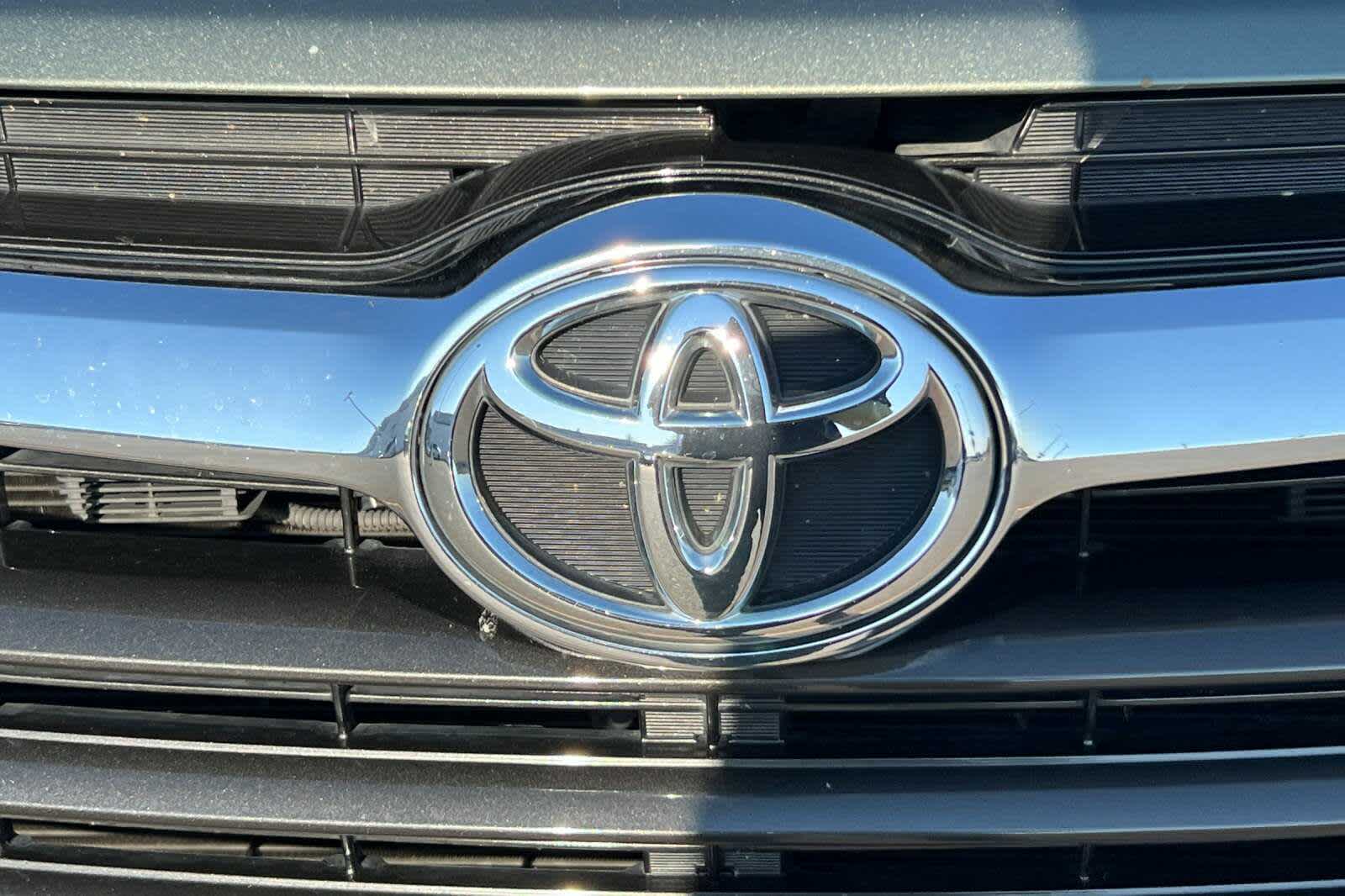 Thumbnail: 2016 Toyota Highlander - 10