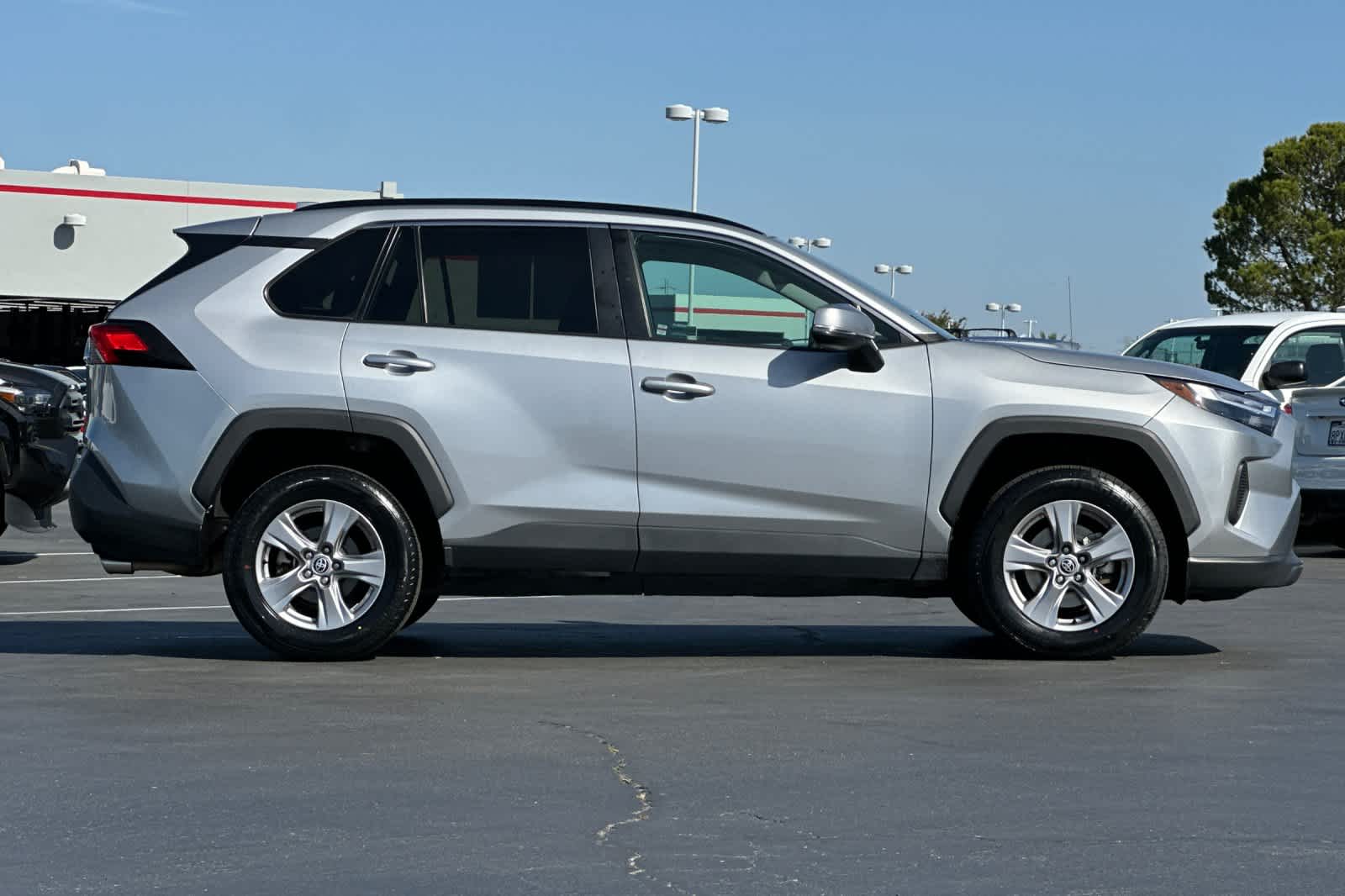 Thumbnail: 2022 Toyota RAV4 - 6