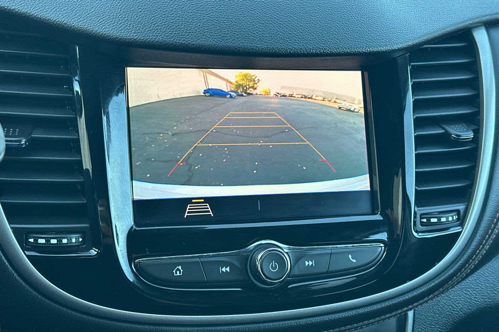 Thumbnail: 2020 Chevrolet Trax - 21