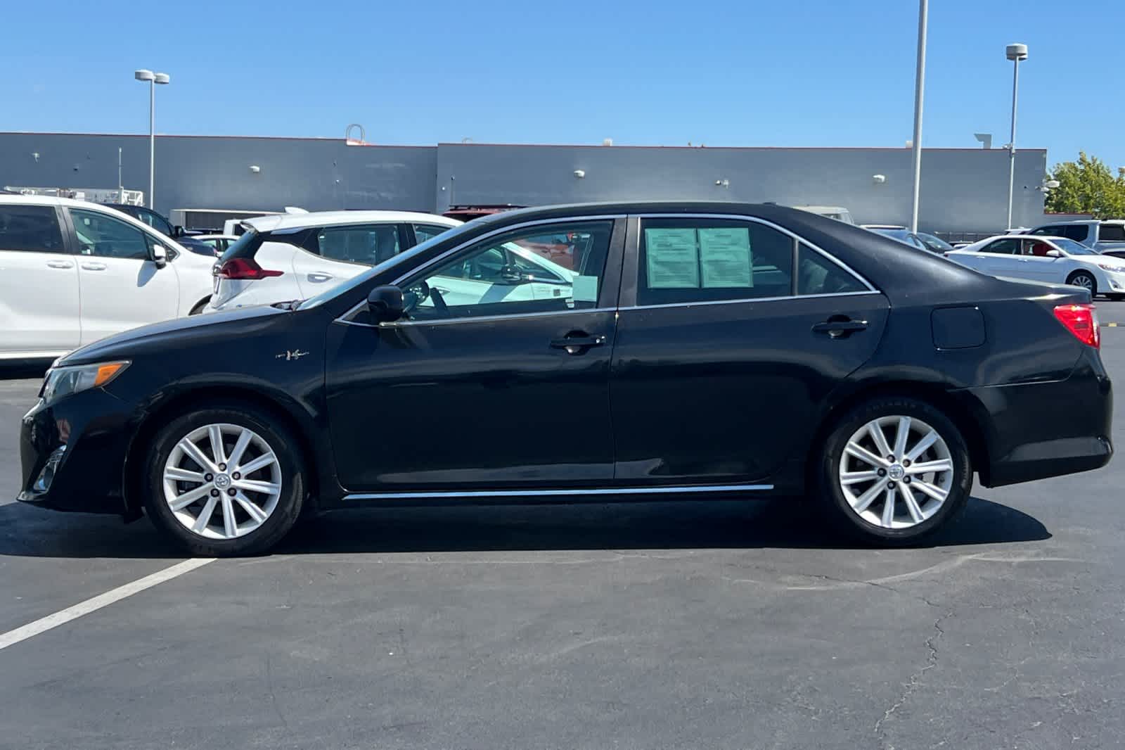 Thumbnail: 2014 Toyota Camry - 9