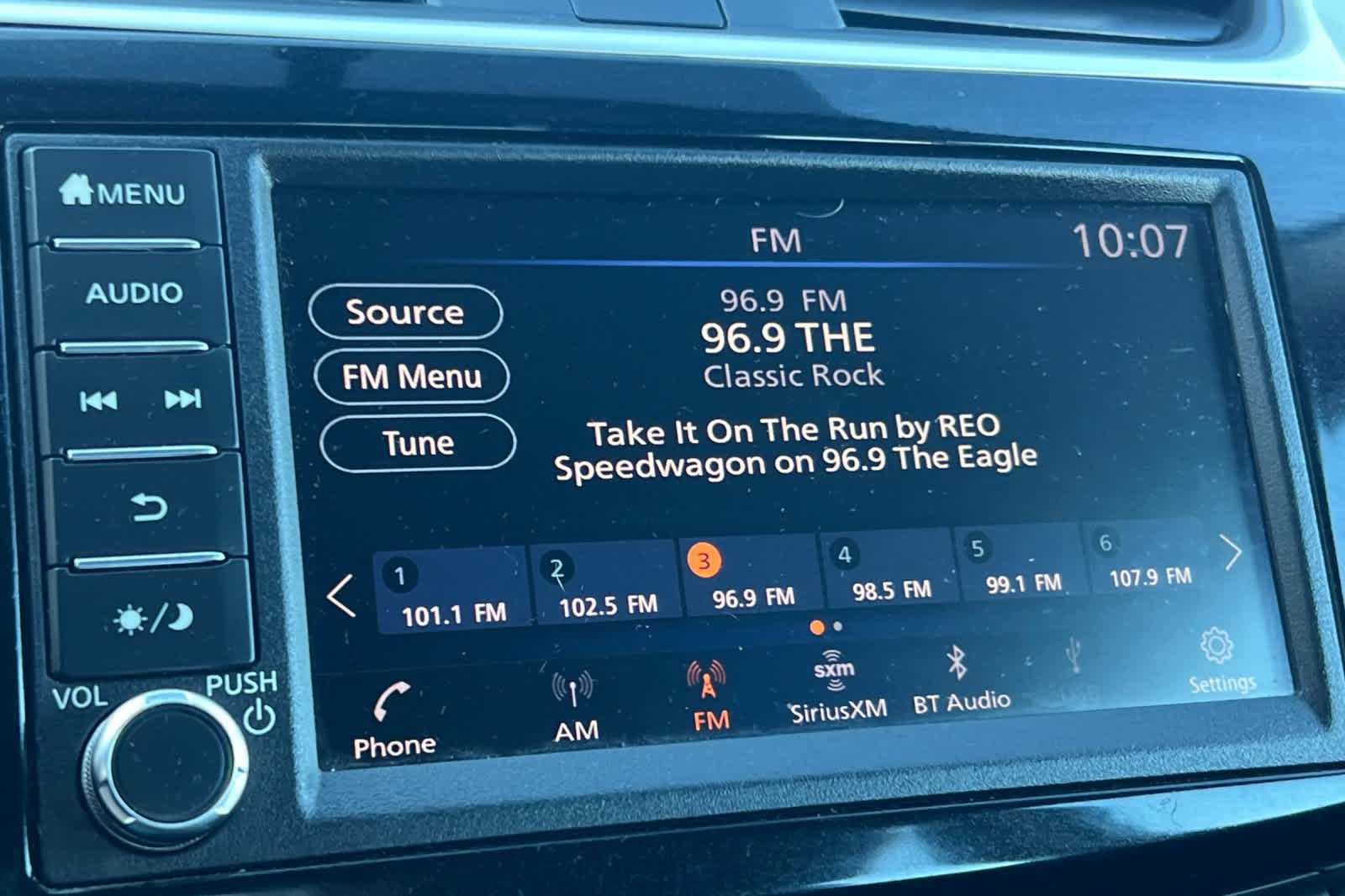 Thumbnail: 2019 Nissan Sentra - 18