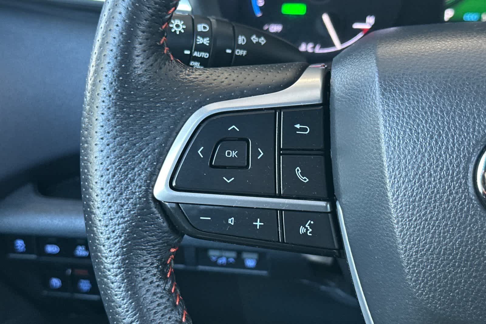 Thumbnail: 2021 Toyota Sienna - 27