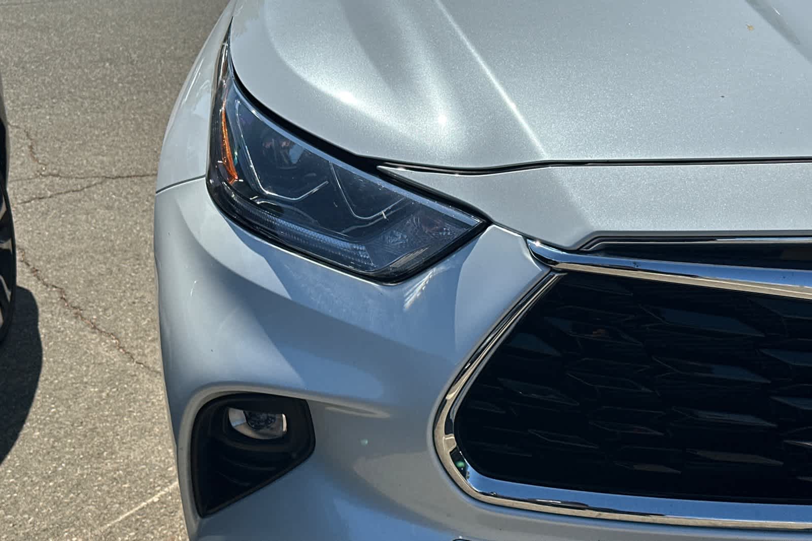 Thumbnail: 2023 Toyota Highlander - 8