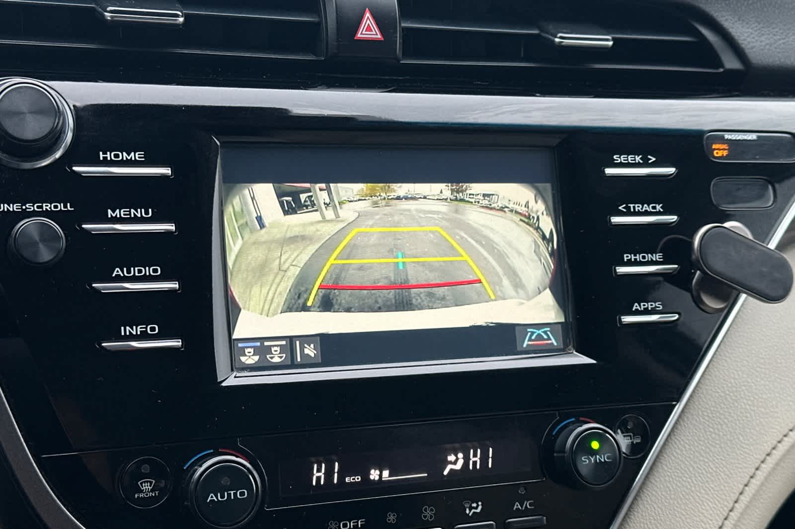 Thumbnail: 2018 Toyota Camry - 20