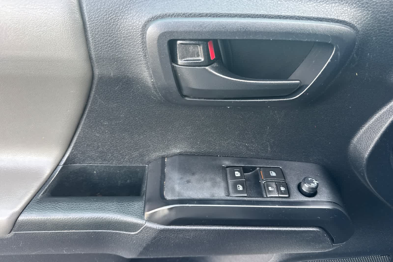 Thumbnail: 2020 Toyota Tacoma - 12