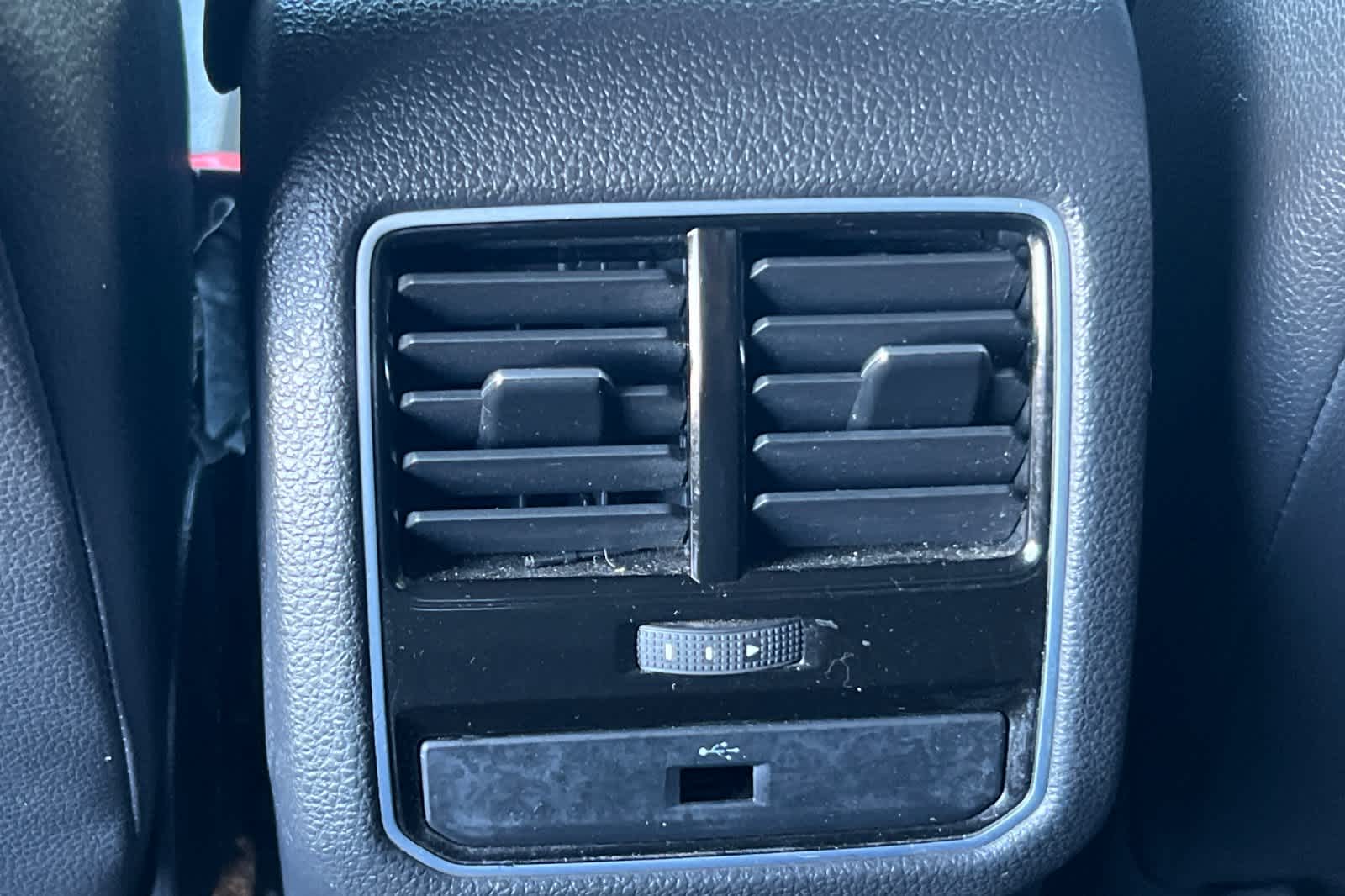 Thumbnail: 2018 Volkswagen Passat - 14