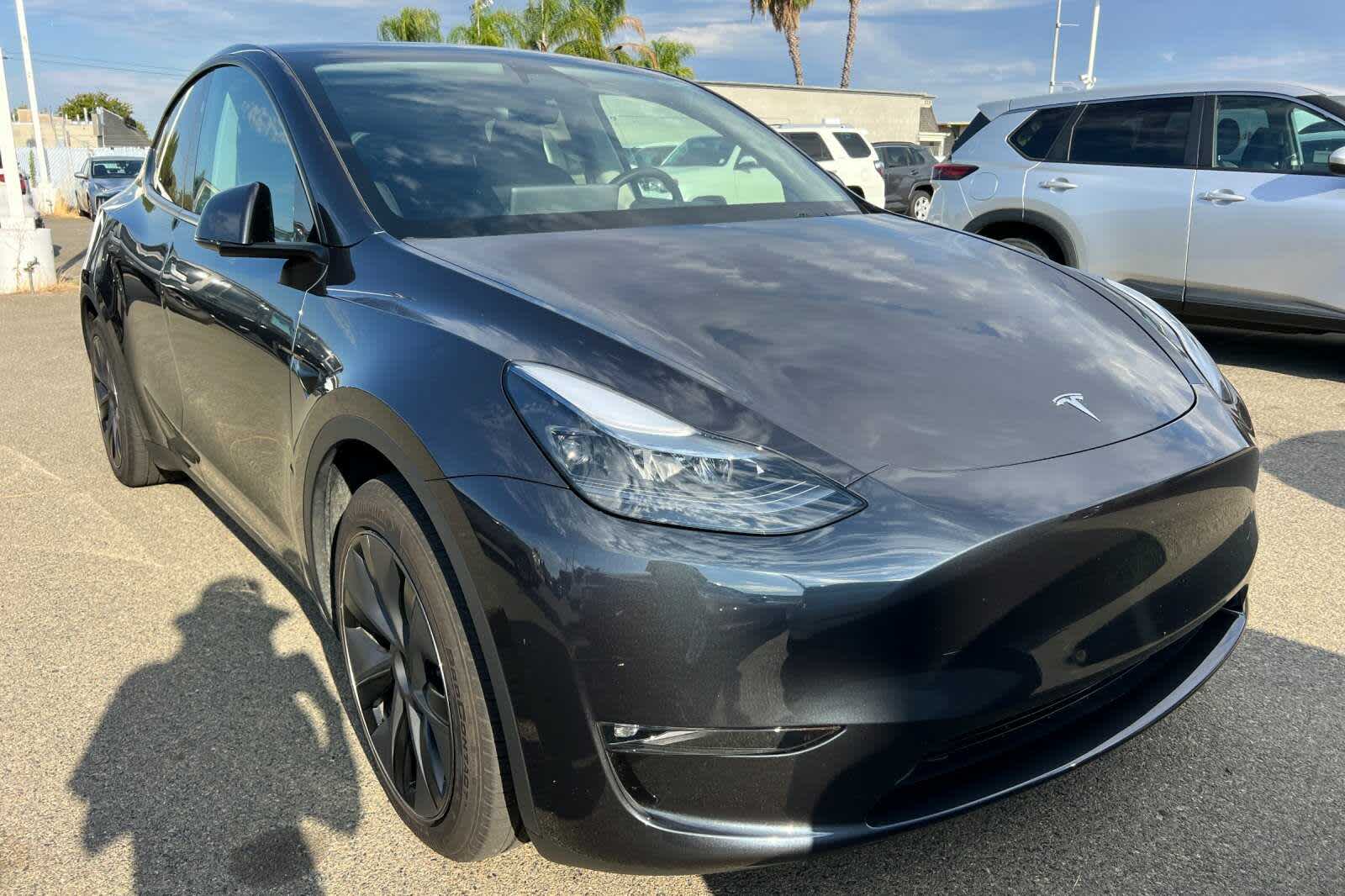 Thumbnail: 2025 Tesla Model Y - 3